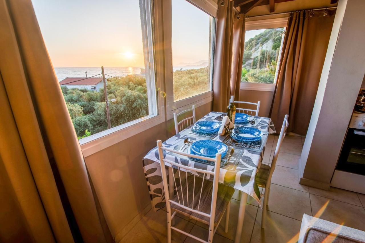 The Happiness Of Vangelis Paralia Vrachou Exterior photo